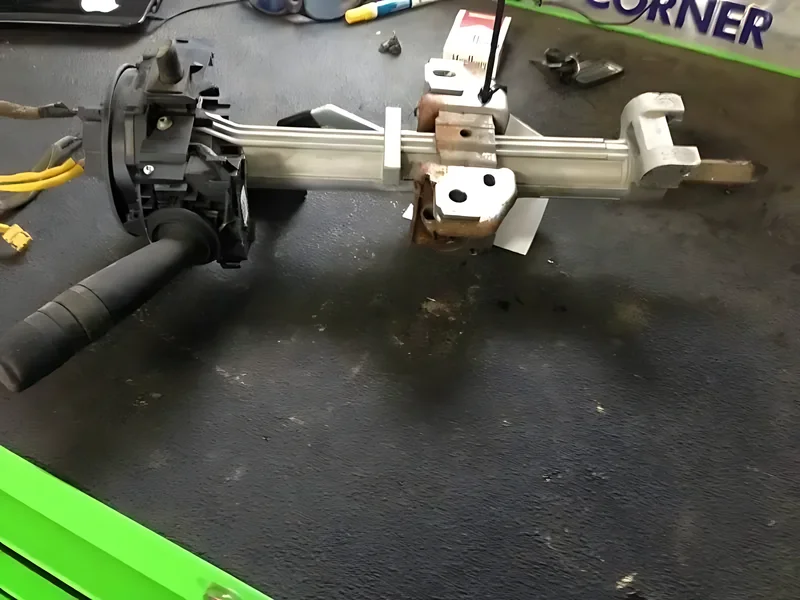 05-07 JEEP GRAND CHEROKEE OEM MOPAR STEERING COLUMN  107096