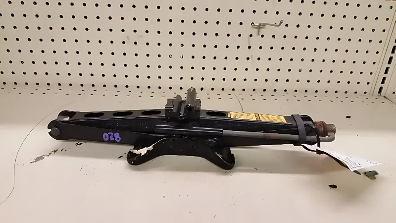 141990 OEM Jack - OEM | Fits 1996-1997 Mercury Cougar