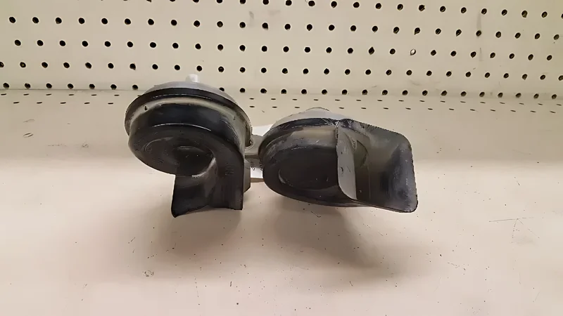 56043326AC Horns - OEM | Fits 2005-2008 Dodge Dakota