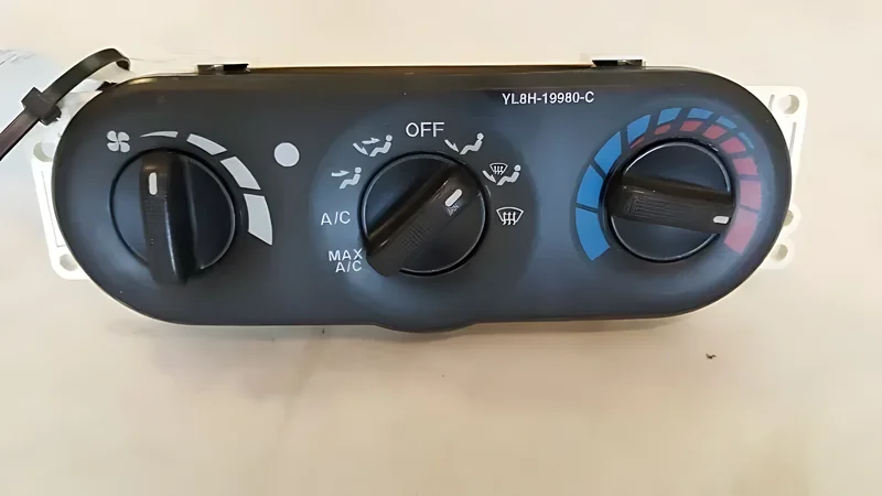 EC0161C04B Temperature Control Head - OEM | Fits 2001-2004 Mazda Tribute