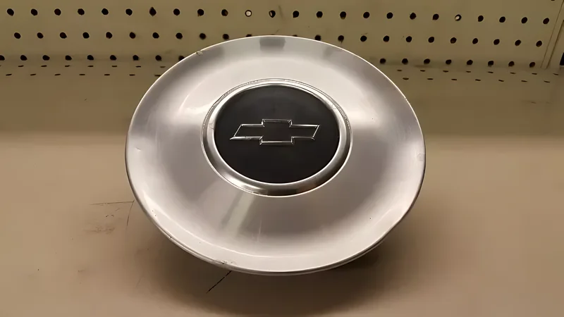 9592876 OEM Machined Center Cap - OEM | Fits 2000-2004 Chevrolet Impala