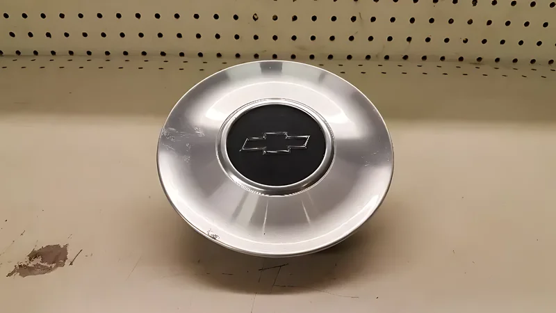 9592876 OEM Machined Center Cap - OEM | Fits 2000-2004 Chevrolet Impala