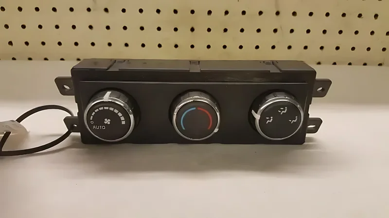 5511812AD RR Temperature Control - OEM | Fits 2008-2010 Chrysler Town & Country
