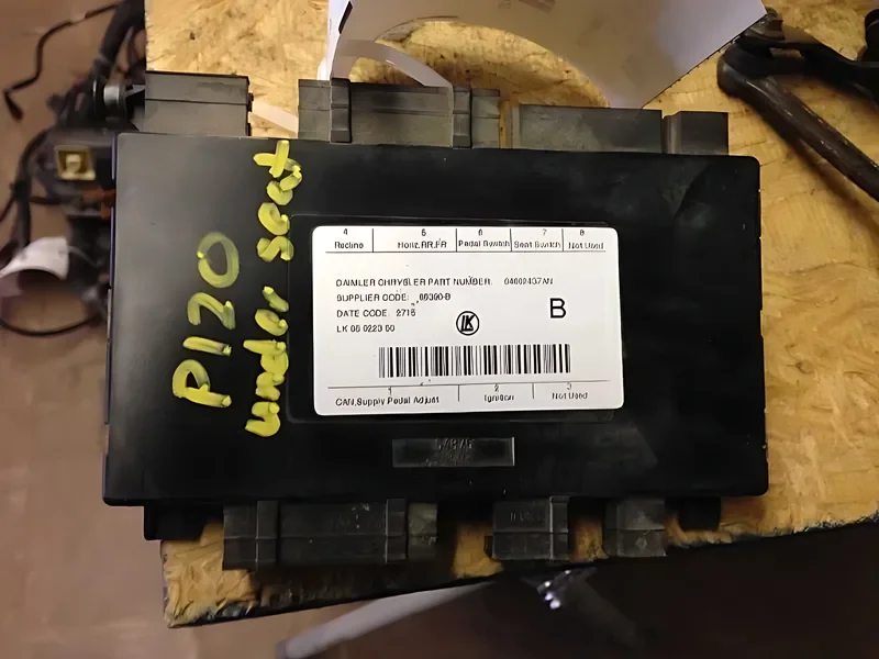 4602437AJ OEM Seat Memory Mod - OEM | Fits 2005-2006 Jeep Grand Cherokee (4.7L)