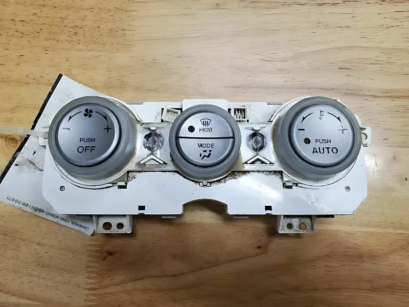 76161 OEM Temperature Control Head - OEM | Fits 2003-2005 Mazda 6